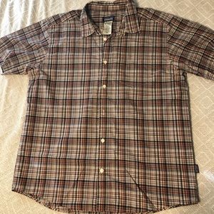 NWOT Patagonia men’s button down short sleeve tee